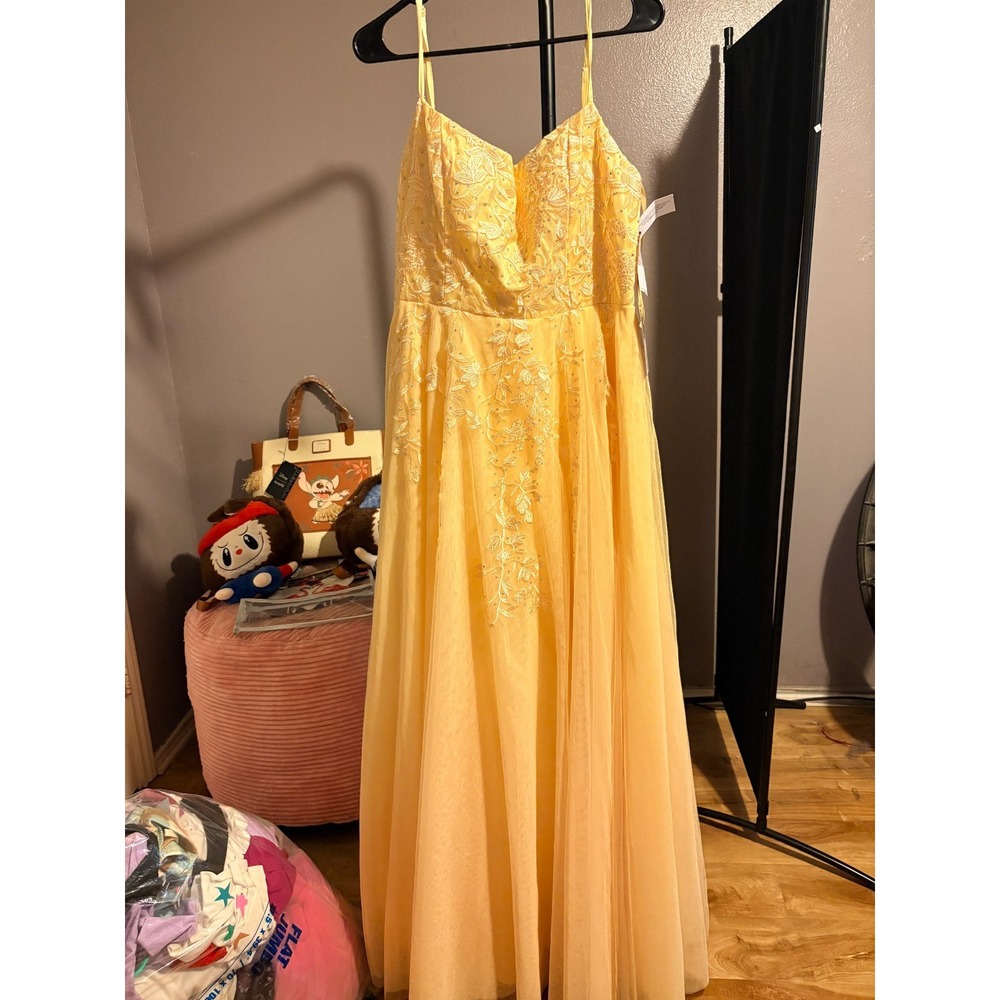 TLC Yes, Dress Embroidered Yellow Formal Gown Floral Bodice Flowy Skirt Sz 15/16